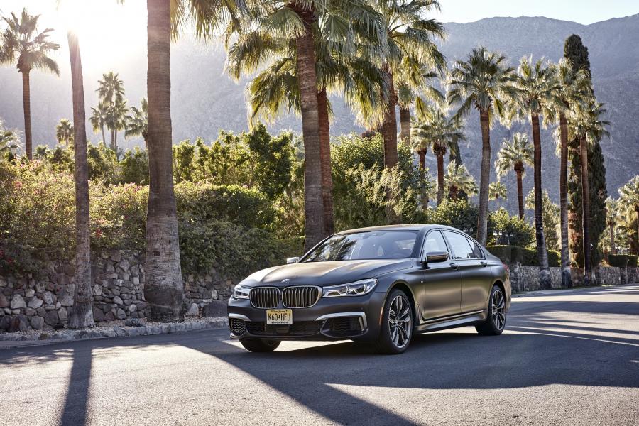  BMW M760i xDrive 2017 года  (NA) (фото 58 из 154)